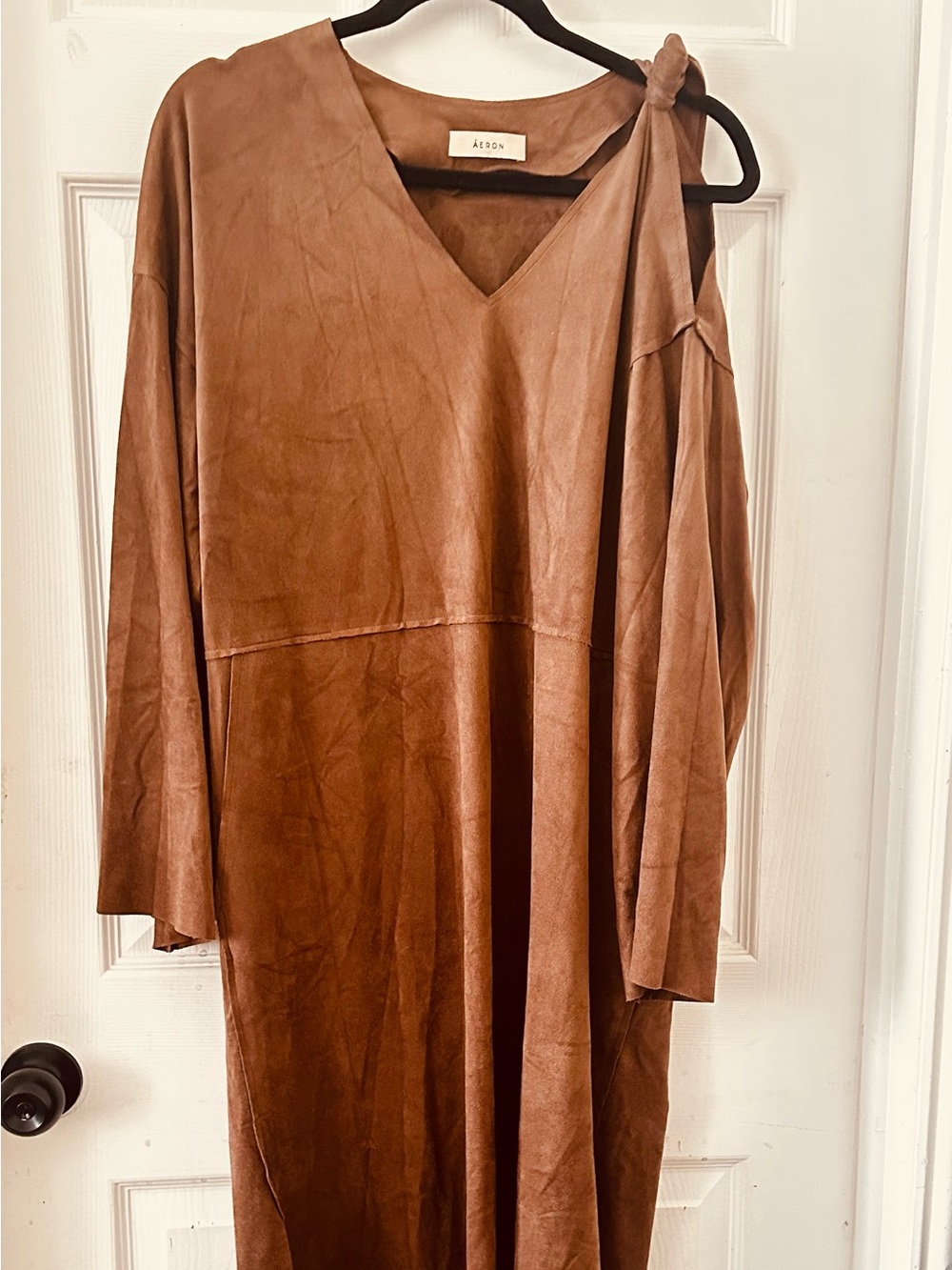 Relaxed V-Neck Long Sleeve Dress in Mauve Brown